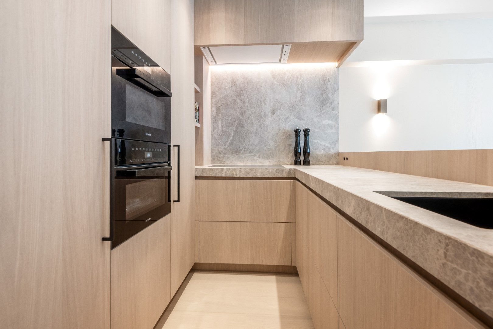 Luxueus gerenoveerd appartement gelegen op minder dan 100 meter van het strand foto 5