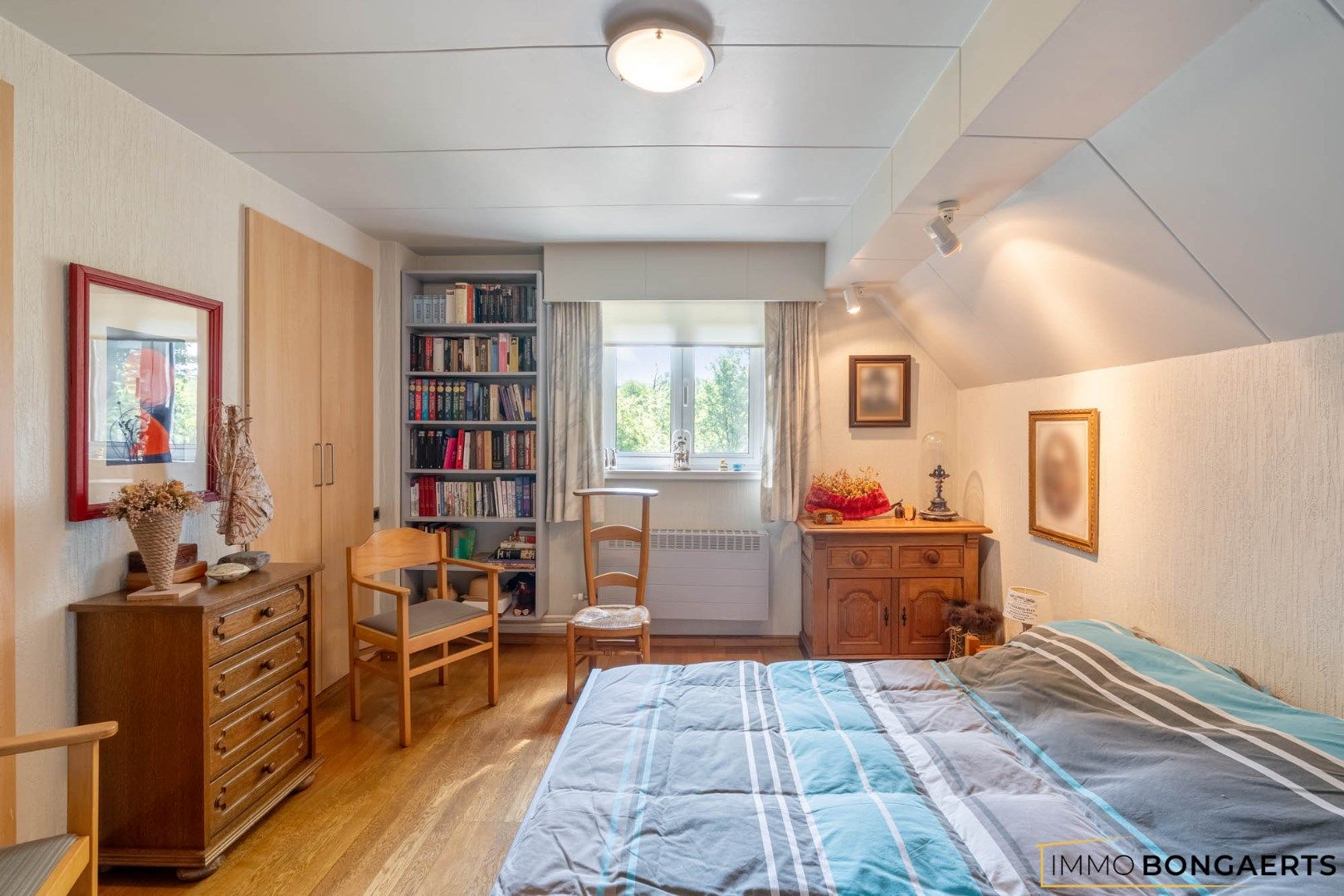 Zeer ruime woning op een leuke locatie te Bret-Gelieren. foto 32