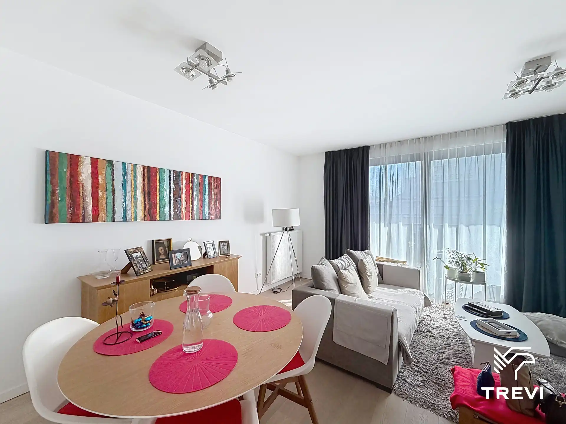 Appartement met 1 slaapkamer + parking in de Europese wijk ! foto 4