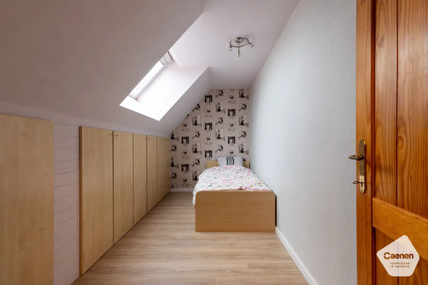 AUTHENTIEKE WONING op 3060&nbsp;m²&nbsp;in landelijke omgeving met 5 slaapkamers en 2 ruime bijgebouwen foto 15