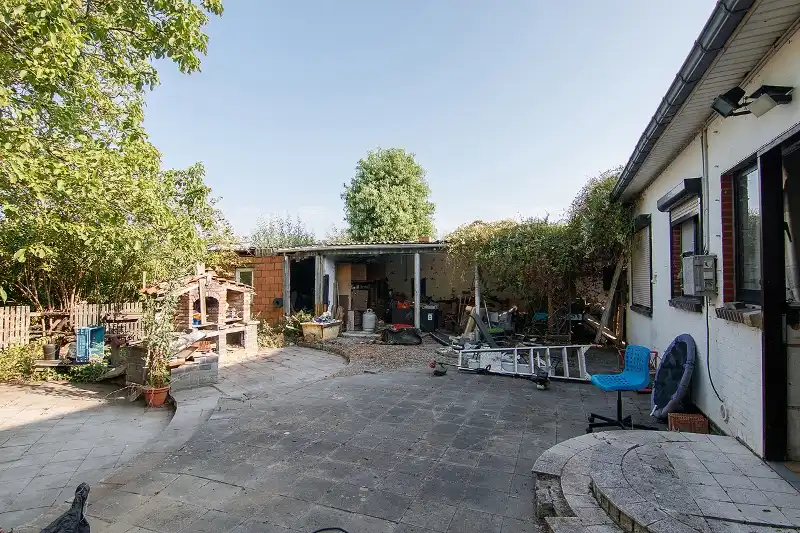 Interessant renovatieproject in groene omgeving op een knap perceel van bijna 12 are foto 5