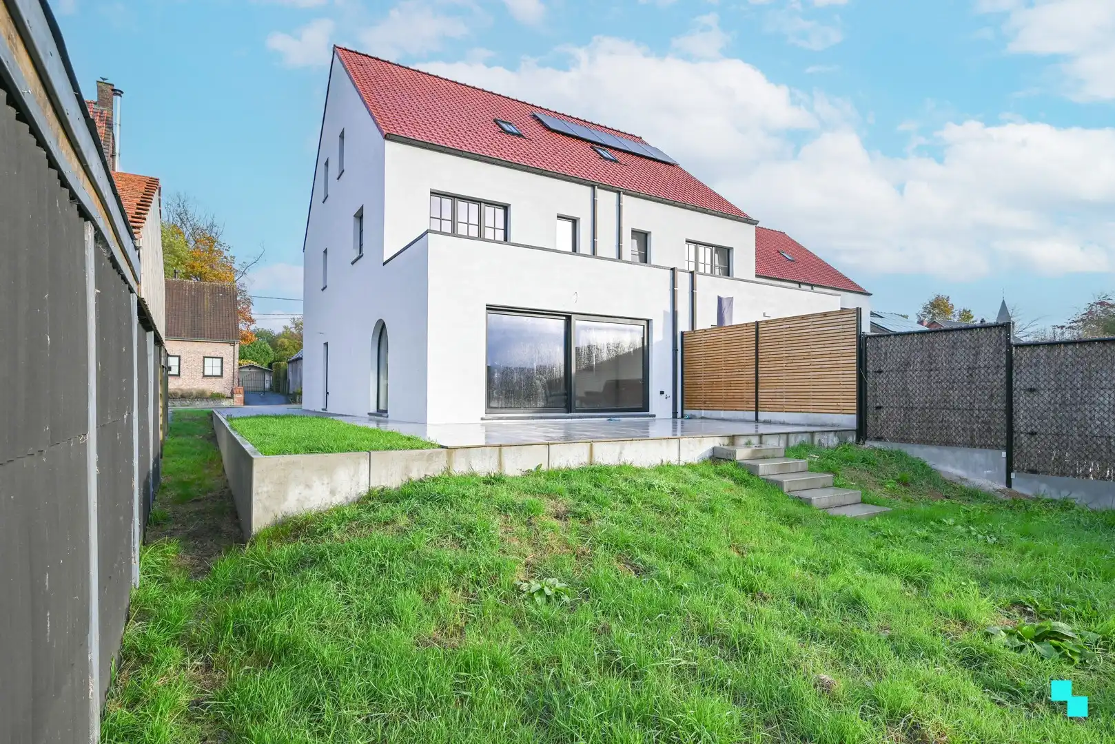 Ruime halfopen bebouwing in Zwevegem foto 2