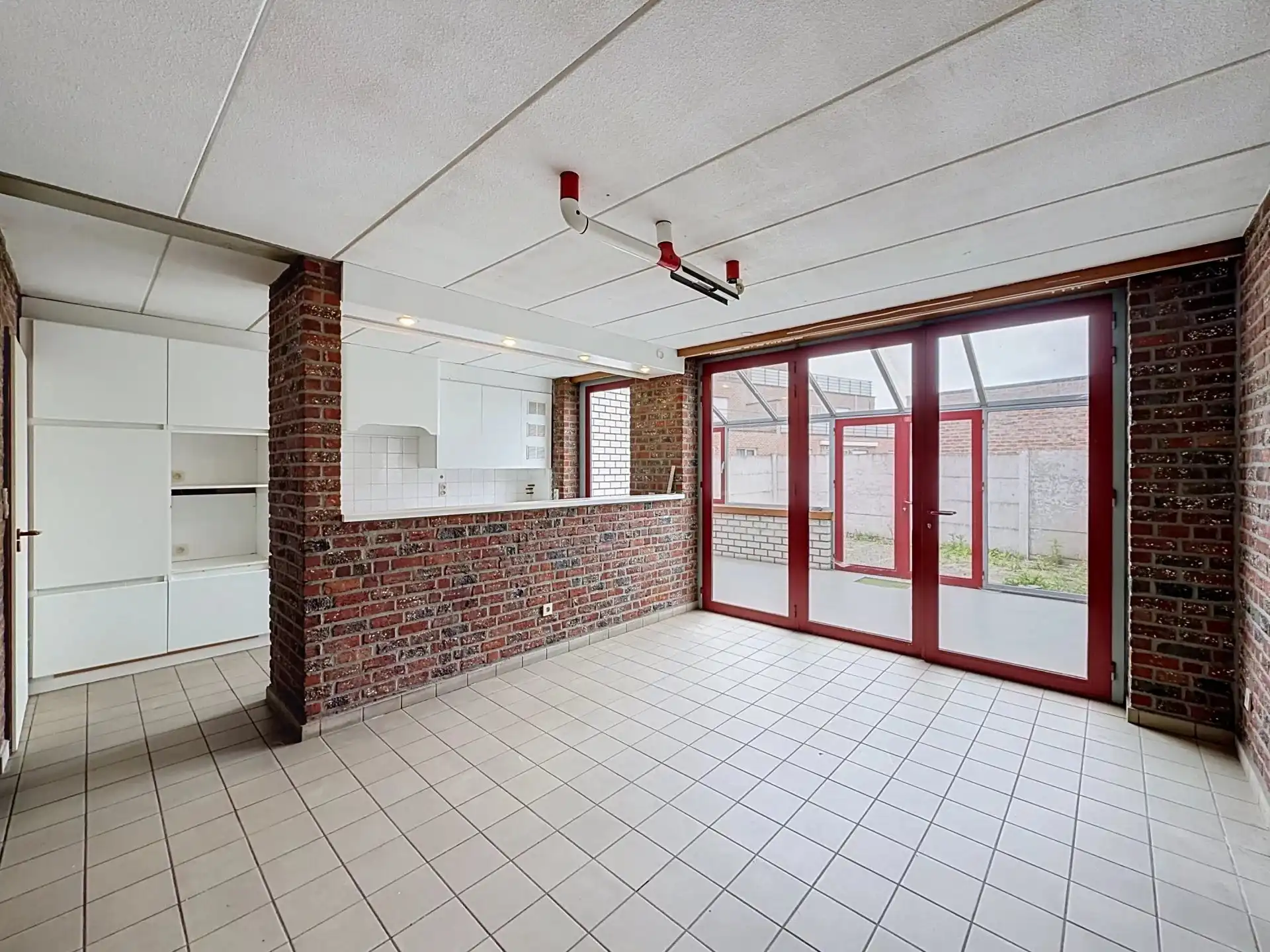 Verrassend ruime woning met 4 slaapkamers en mogelijke praktijkruimte foto 3