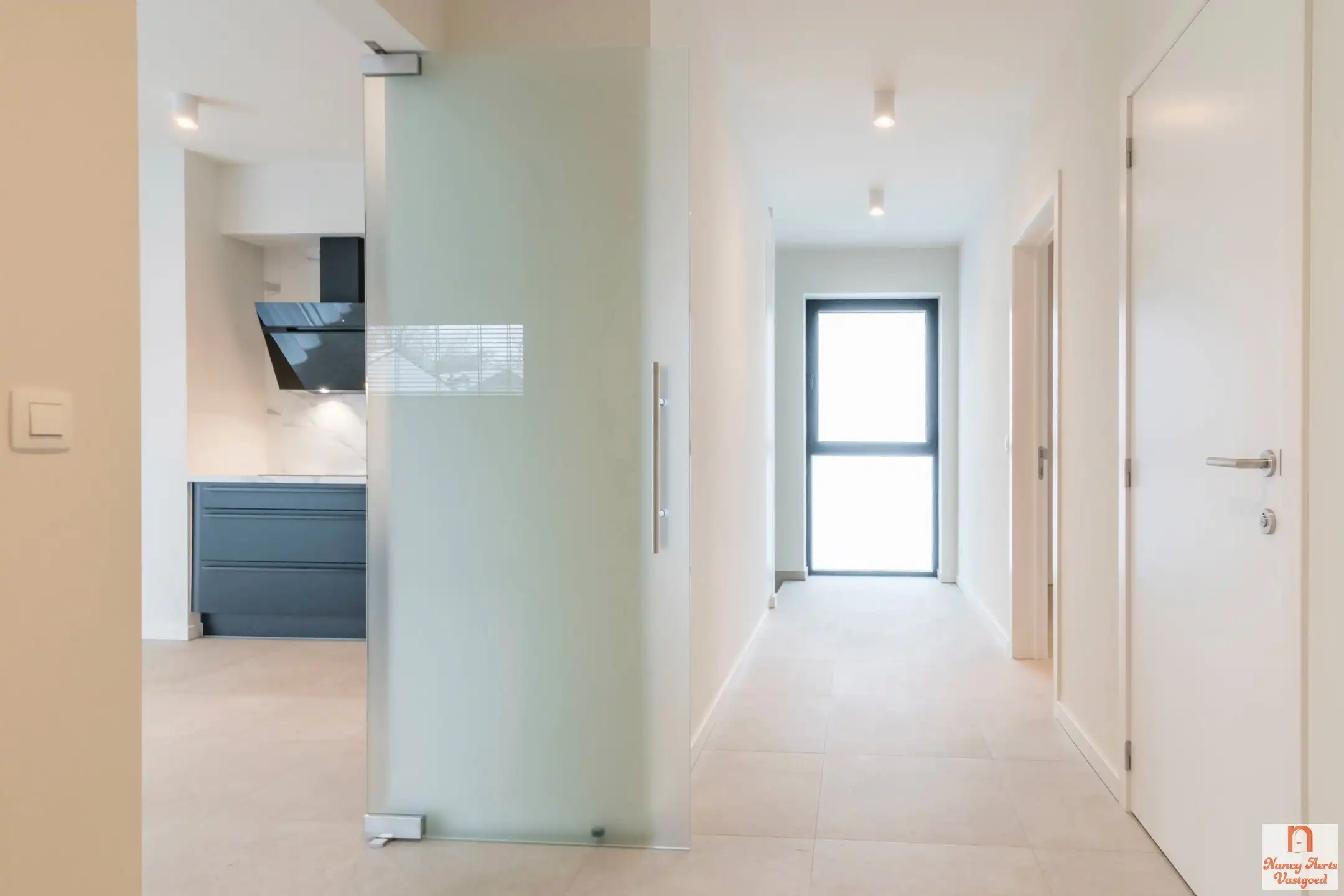 Instapklaar appartement met tuin en carport op toplocatie foto 18