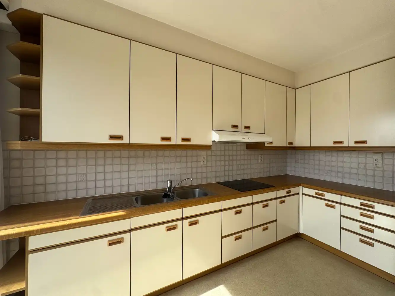 Ruim 1-slaapkamer appartement met airco op de vijfde verdieping foto 8
