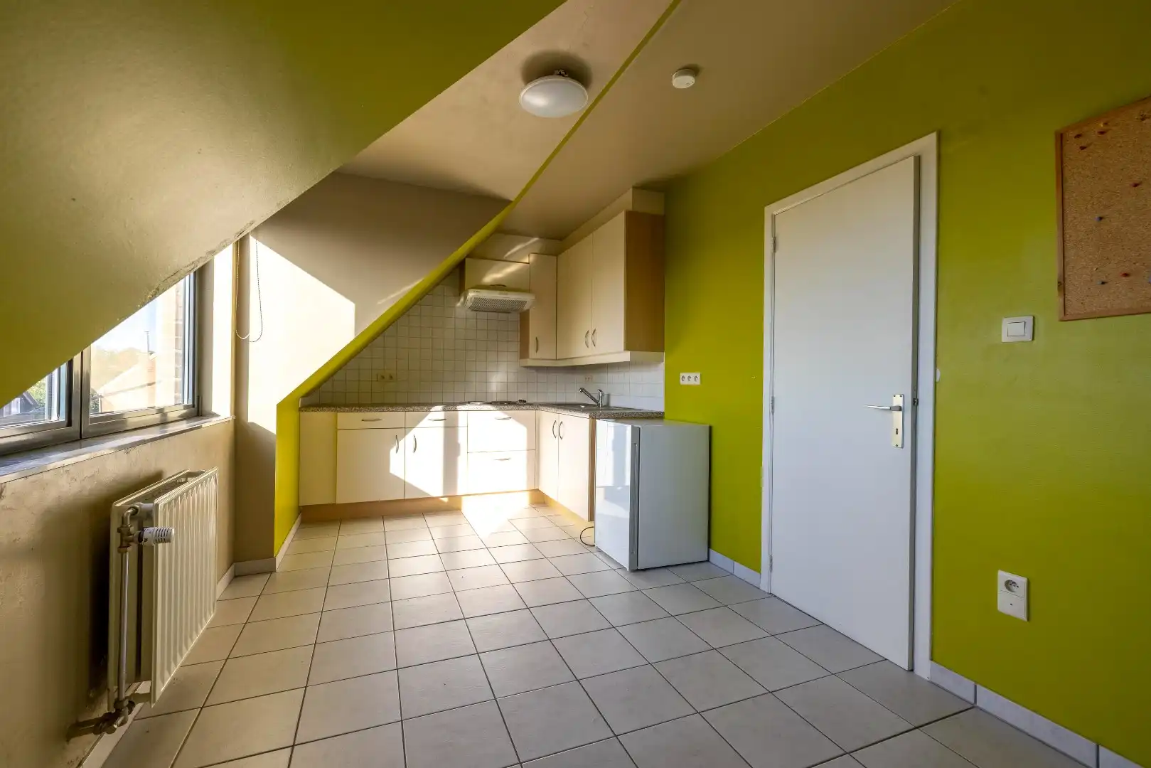 Super gezellig duplex app met 1 slk, klein terrasje en autostaanplaats  foto 6