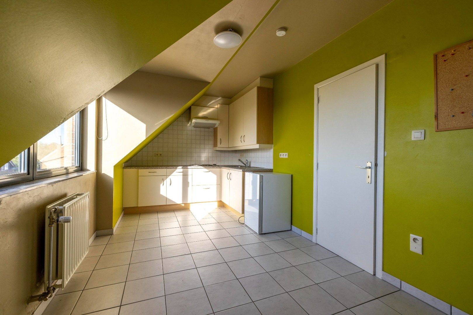 Super gezellig duplex app met 1 slk, klein terrasje en autostaanplaats  foto 6