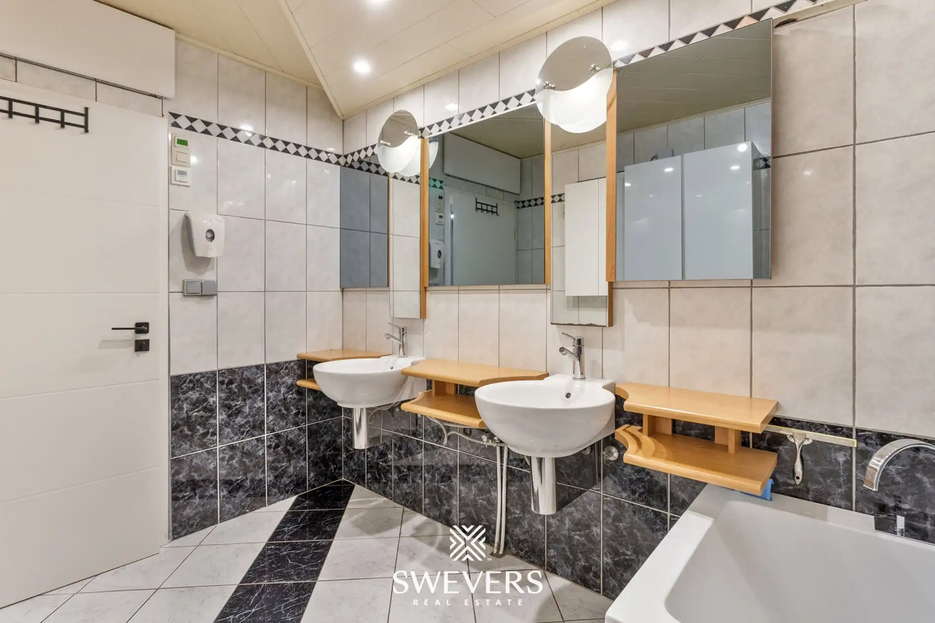 Ruime & energiezuinige gezinswoning in Sint-Truiden foto 15