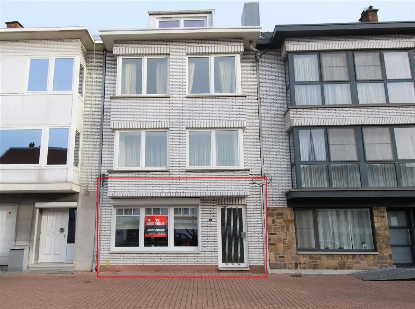 Instapklaar gelijkvloers appartement met 2 slaapkamers, koer en kelderberging, gelegen in het centrum van Maaseik. foto 12