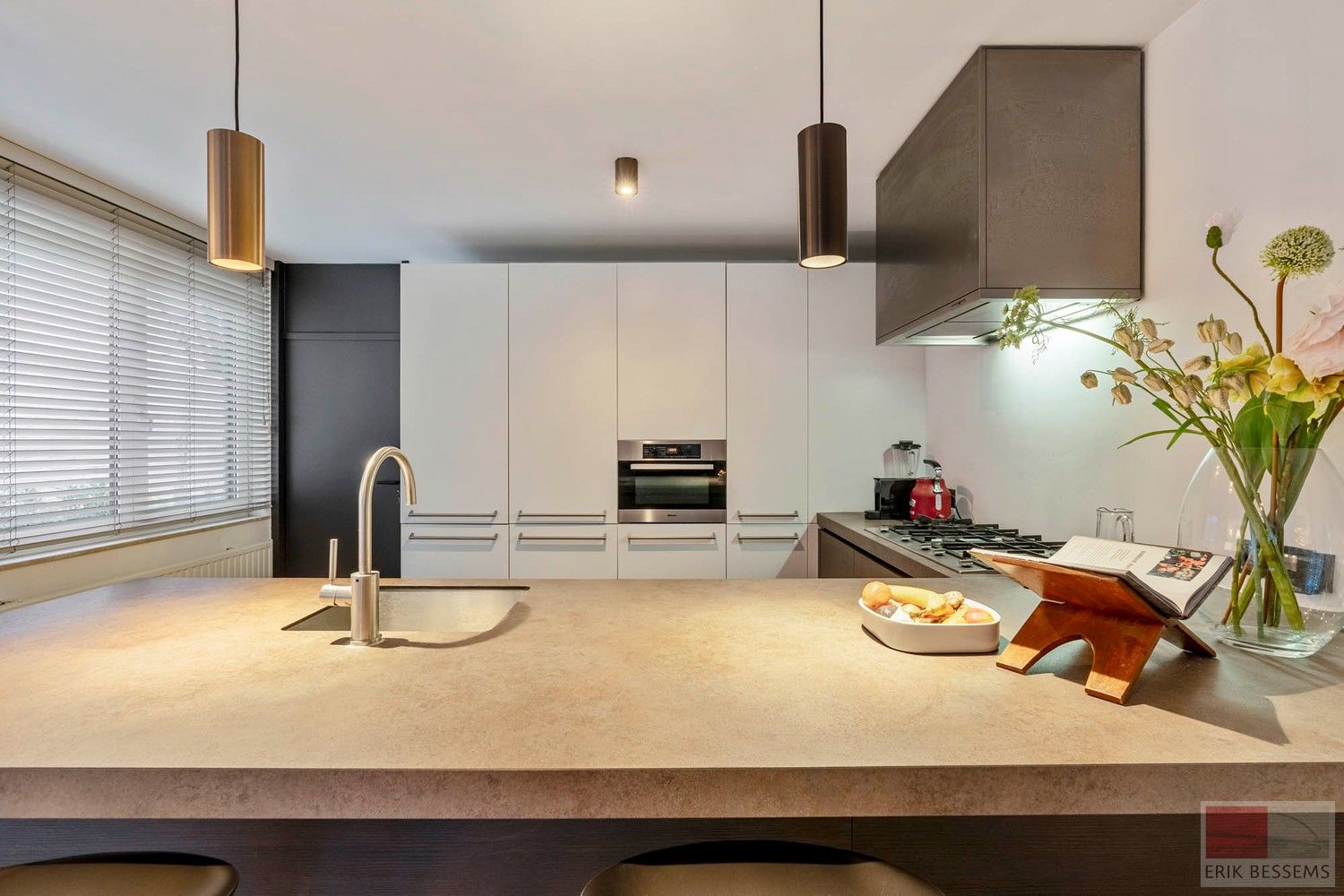 Leuk, grondig gerenoveerde bungalow (2023–2025), rustig gelegen aan het park van Sint-Pietersheim. foto 6