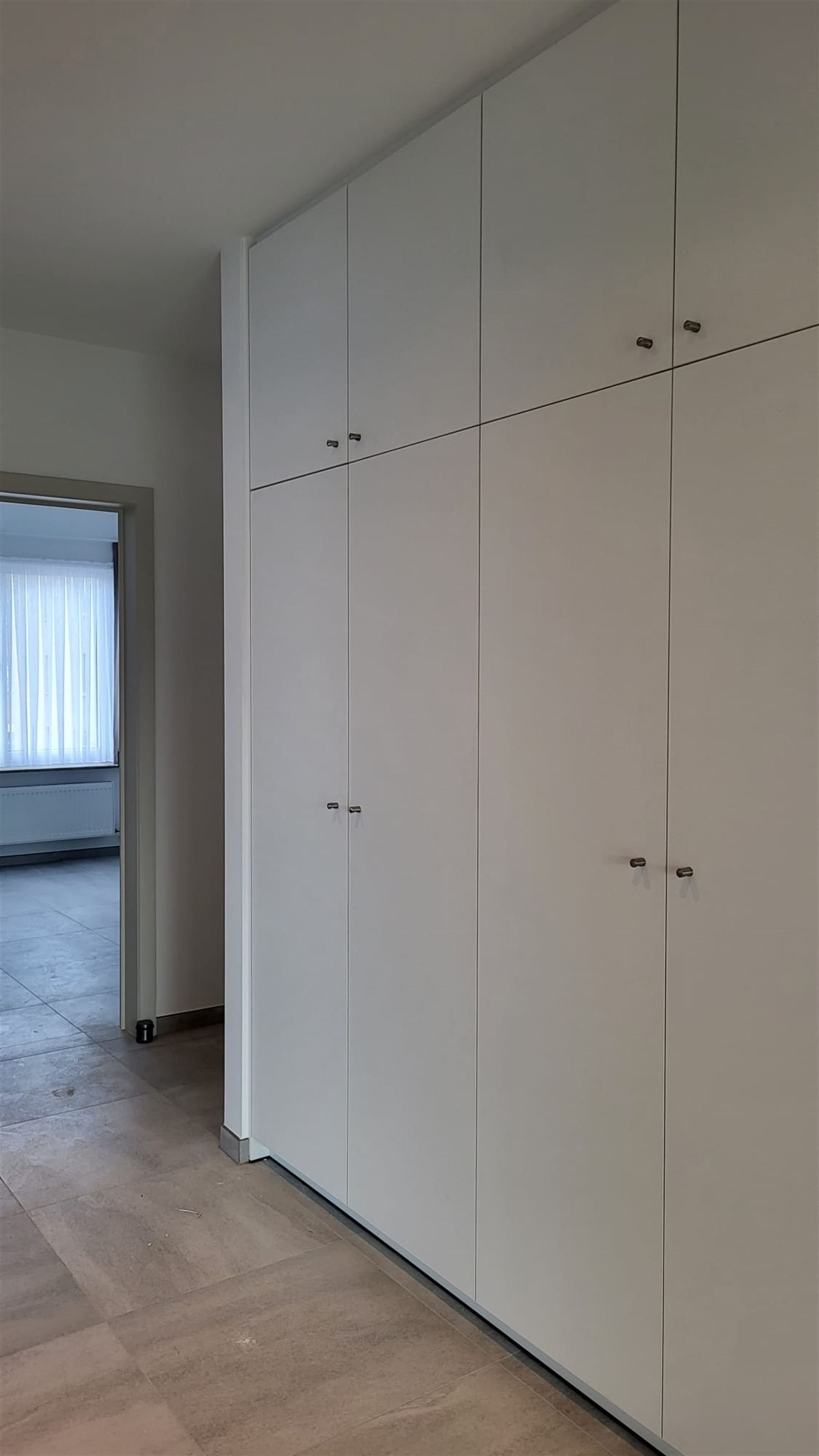 Pas gerenoveerd appartement met twee slaapkamers foto 8