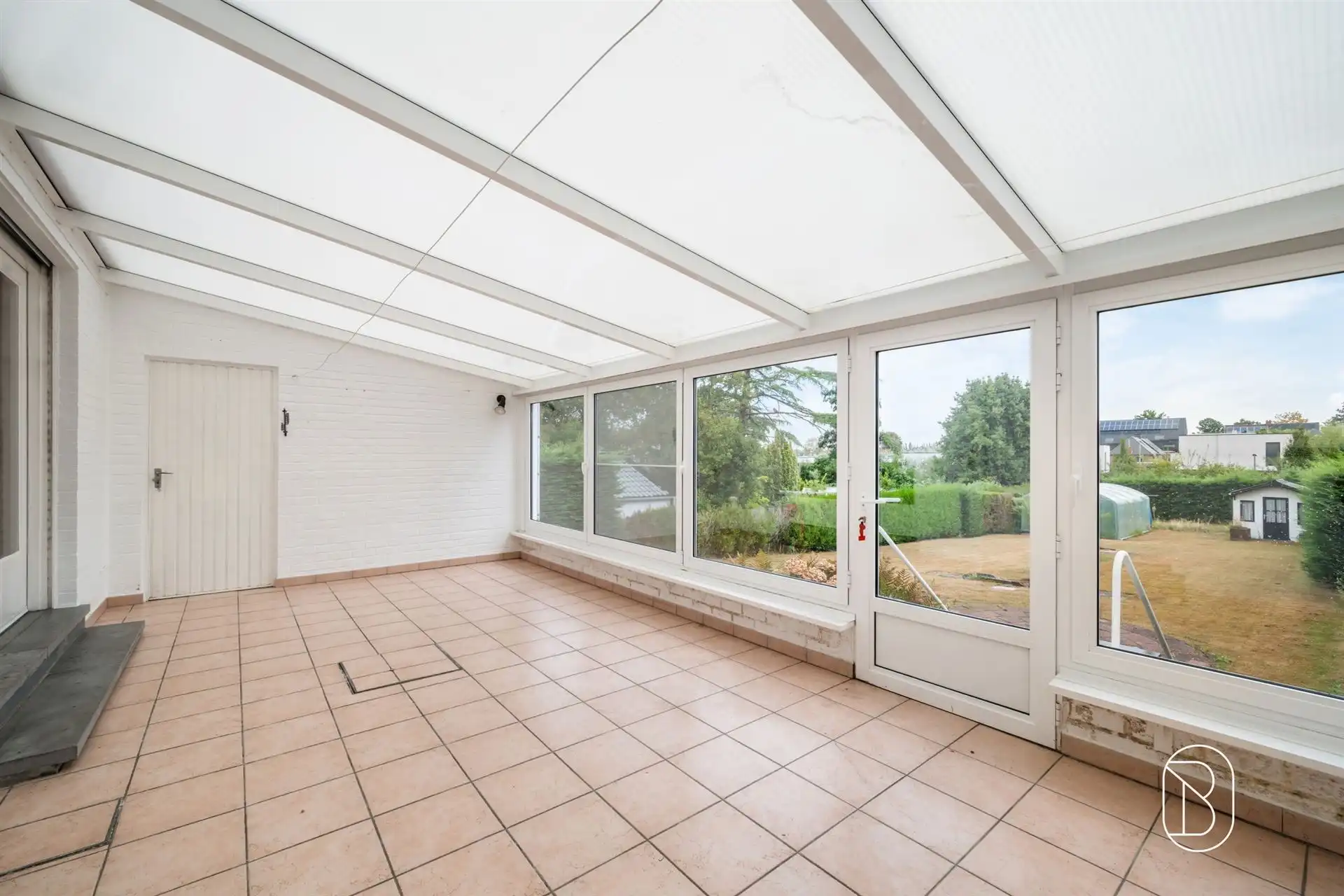 Rustig gelegen woning met 3 slaapkamers en grote tuin foto 6