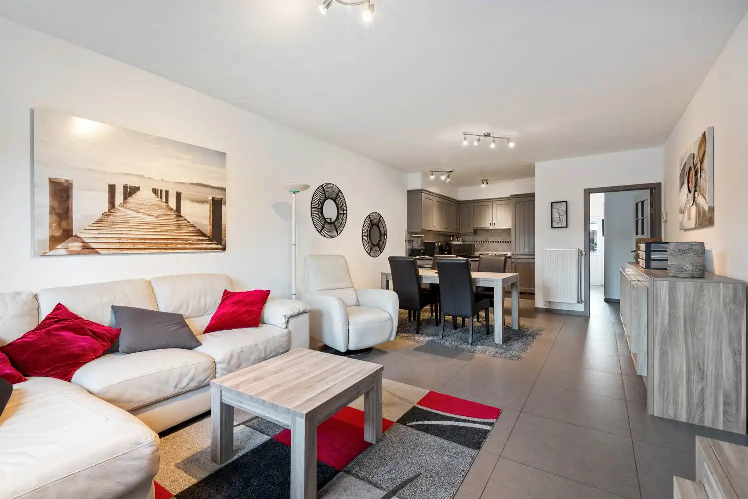 Tof gelijkvloers appartement met 2 slaapkamers, tuin en zwembad foto 4