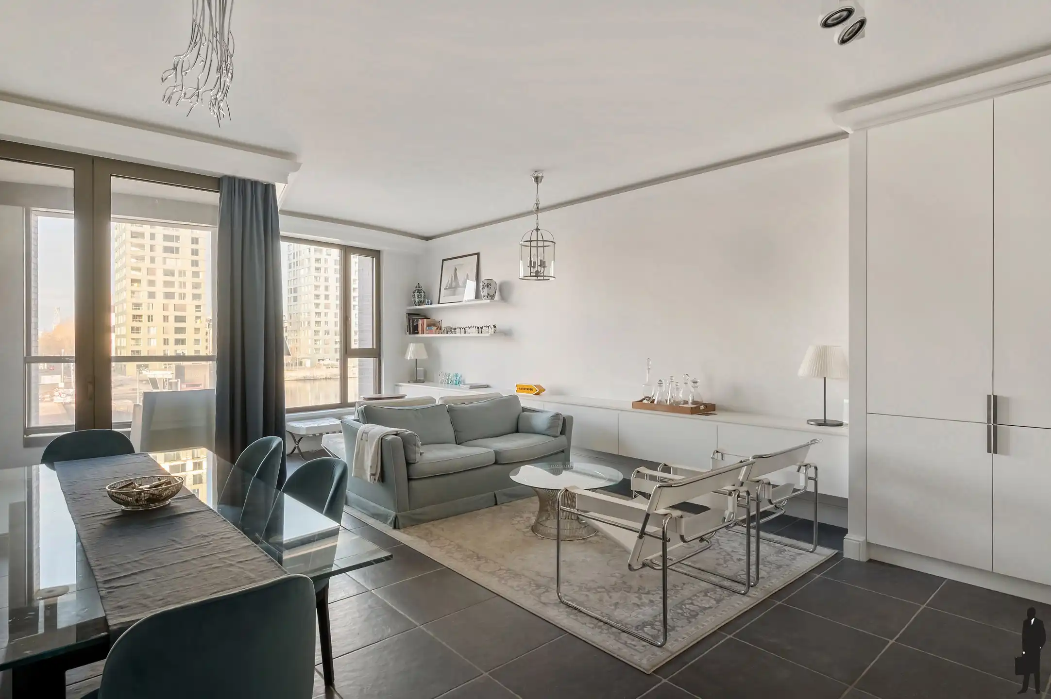 Lichtrijk BEN-appartement met open waterzicht in London Residence foto 5