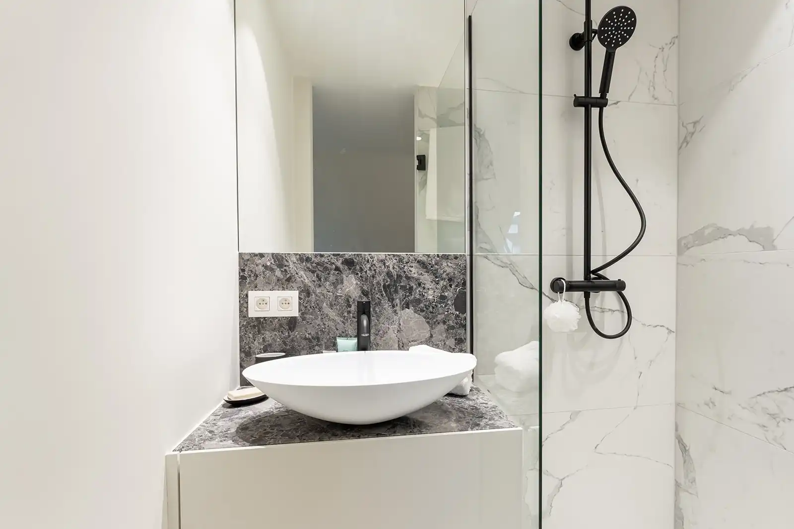 Appartement met 3 slaapkamers in centrum Knokke op 350 meter van zee. foto 12