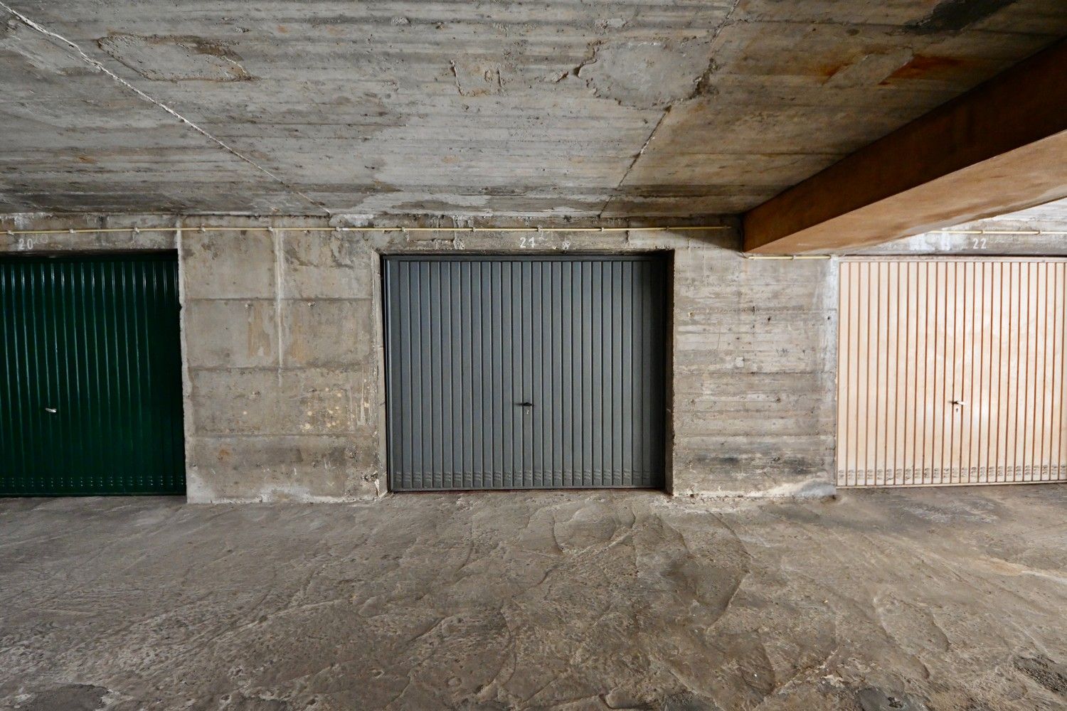 Instapklaar appartement met 2 slaapkamers en garage. foto 15