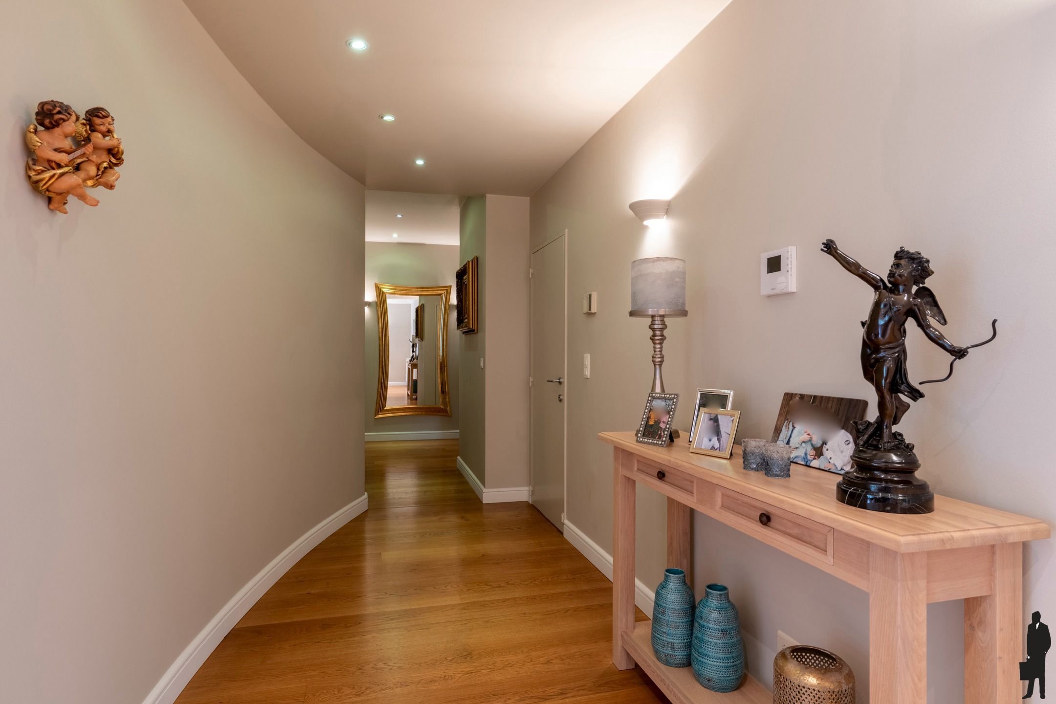 Stijlvol gelijkvloers appartement met binnenterras, tuin en binnenzwembad met wellness. foto 19