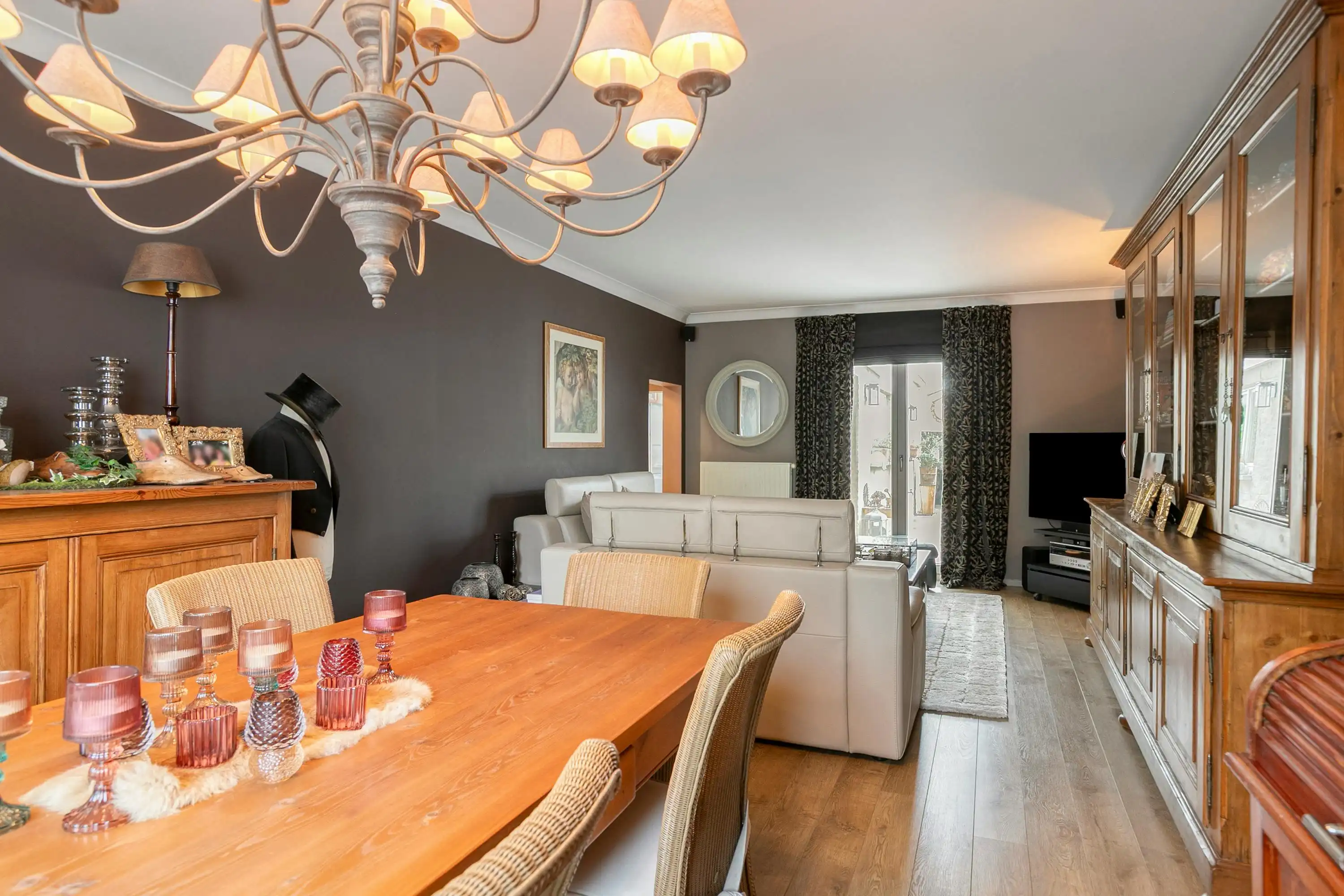 Karaktervol huis te koop in centrum Bachte-Maria-Leerne foto 4