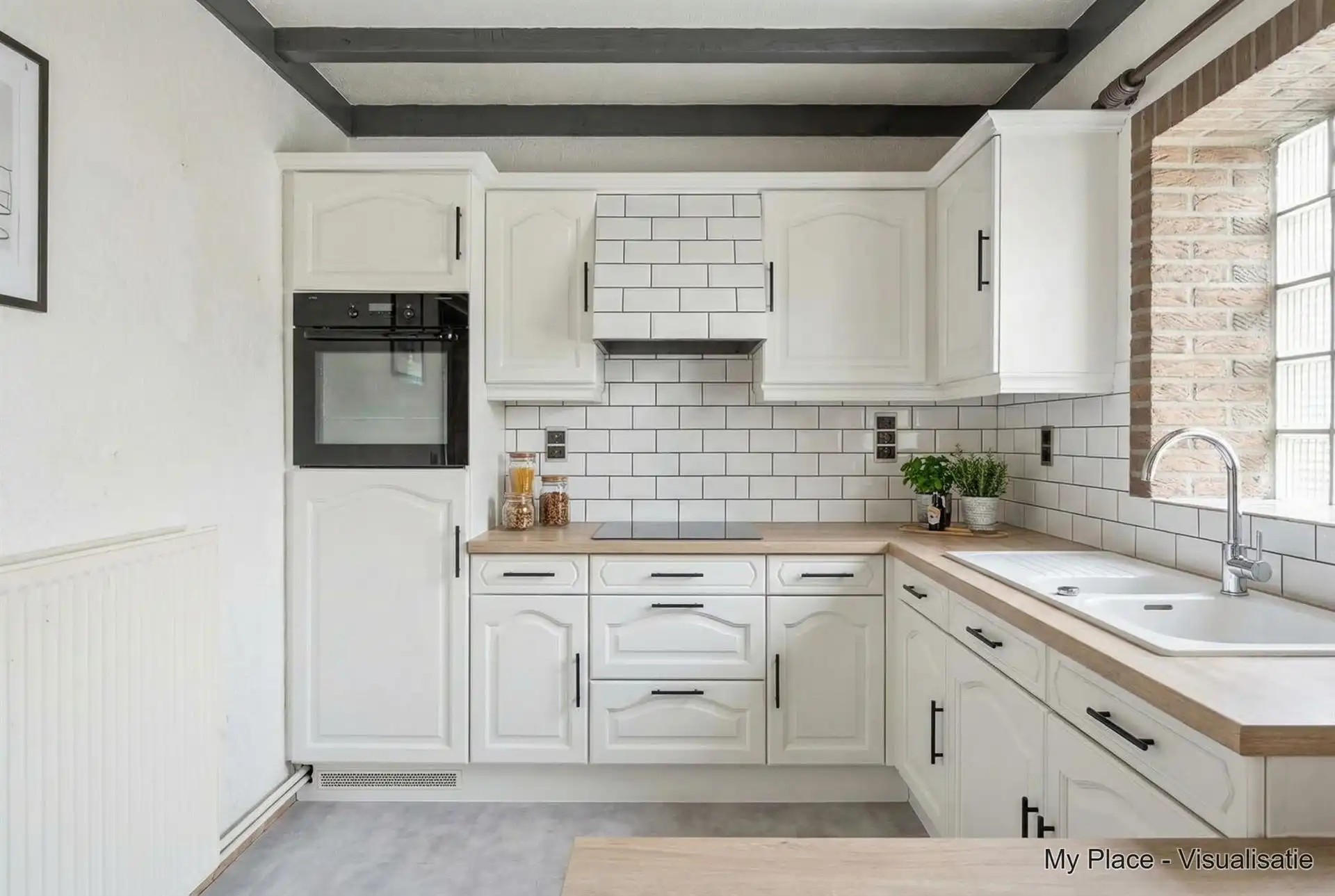 Renovatiewoning met garage en tuin. foto 11