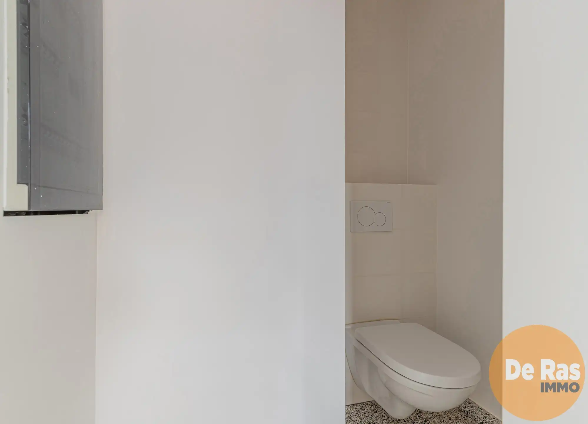 AALST - Kantoorruimte met vernieuwd appartement in centrum foto 24