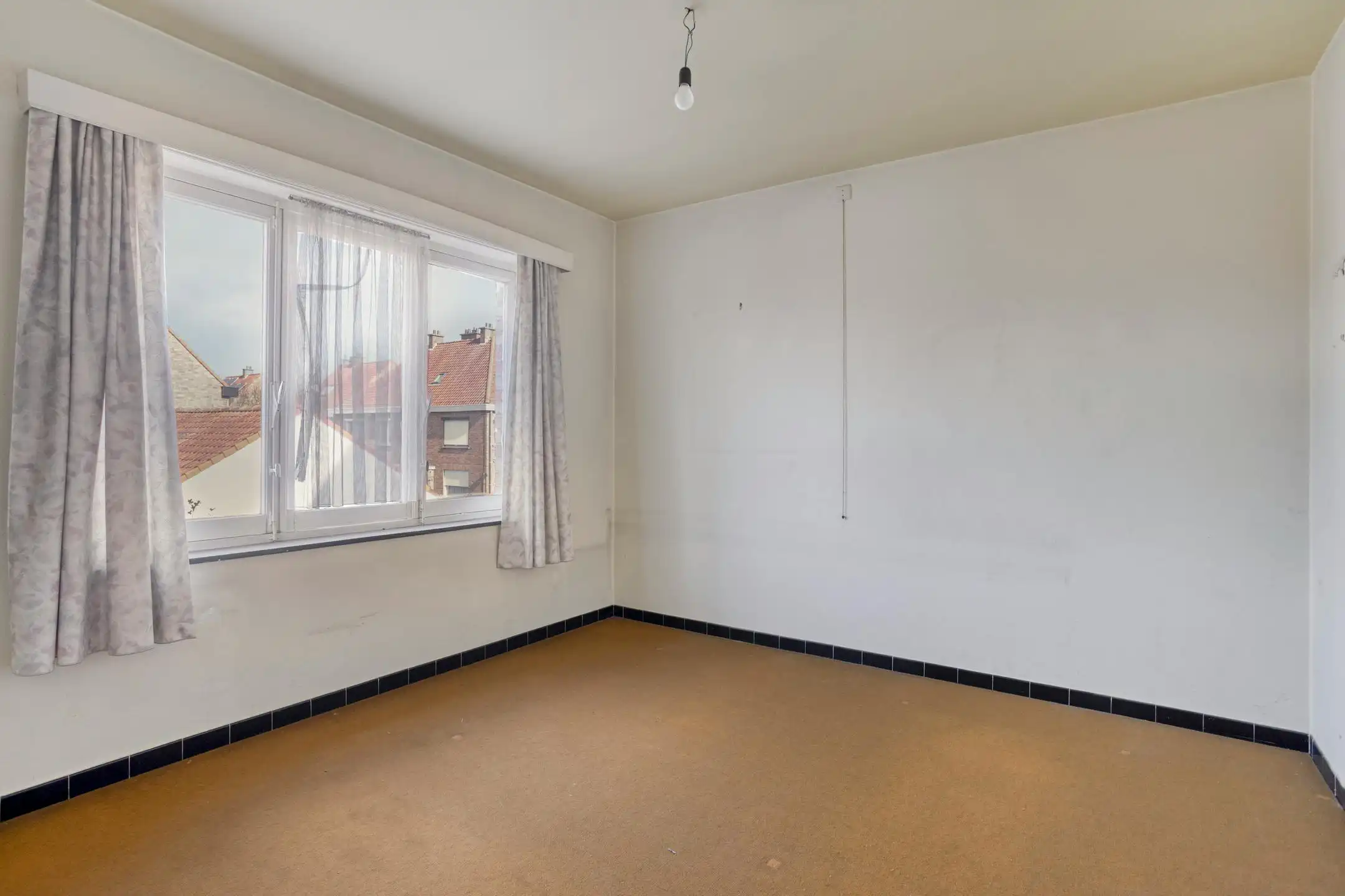 Te renoveren huis met tuin, uitweg en garage in Rumbeke foto 14