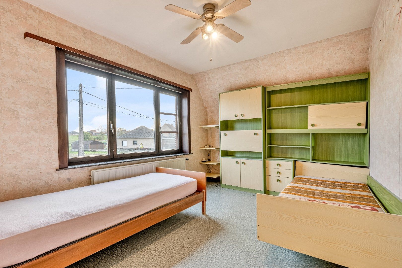 Te renoveren villa met veel potentieel en landelijke charme foto 14