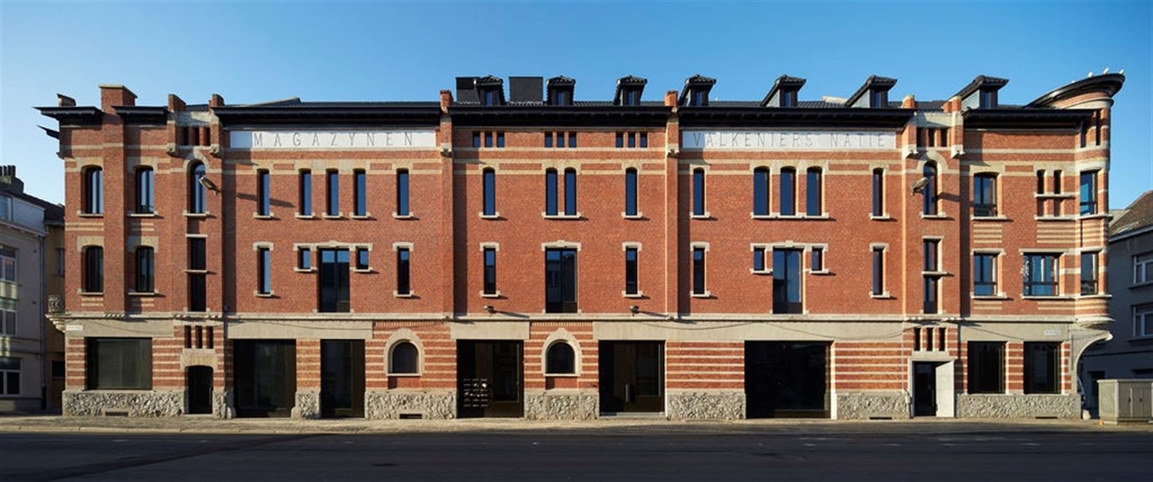 Kantoren gelegen in het prachtige pakhuis Valkeniers foto 1