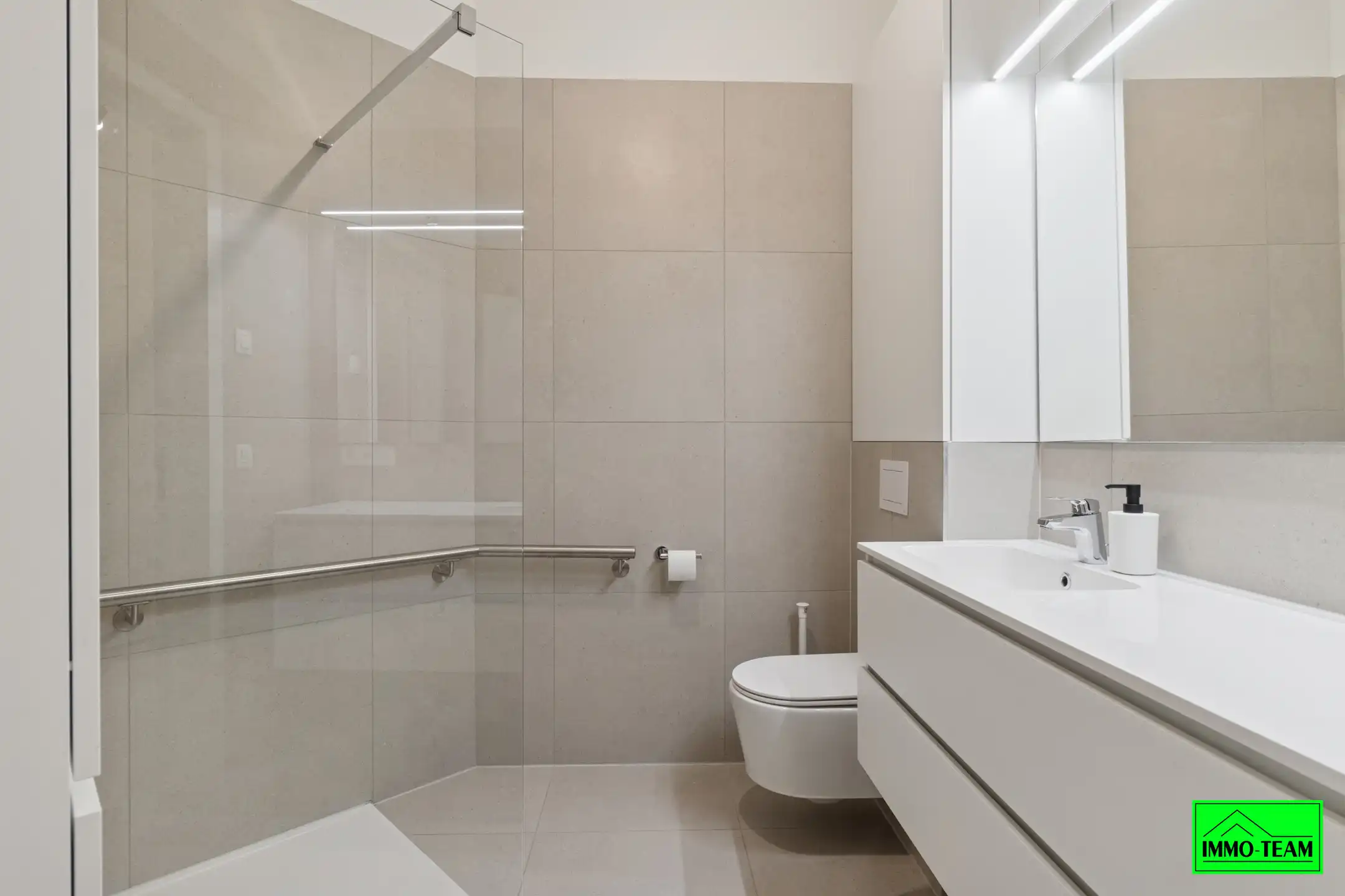 Energiezuinig, recent appartement vlakbij centrum foto 8