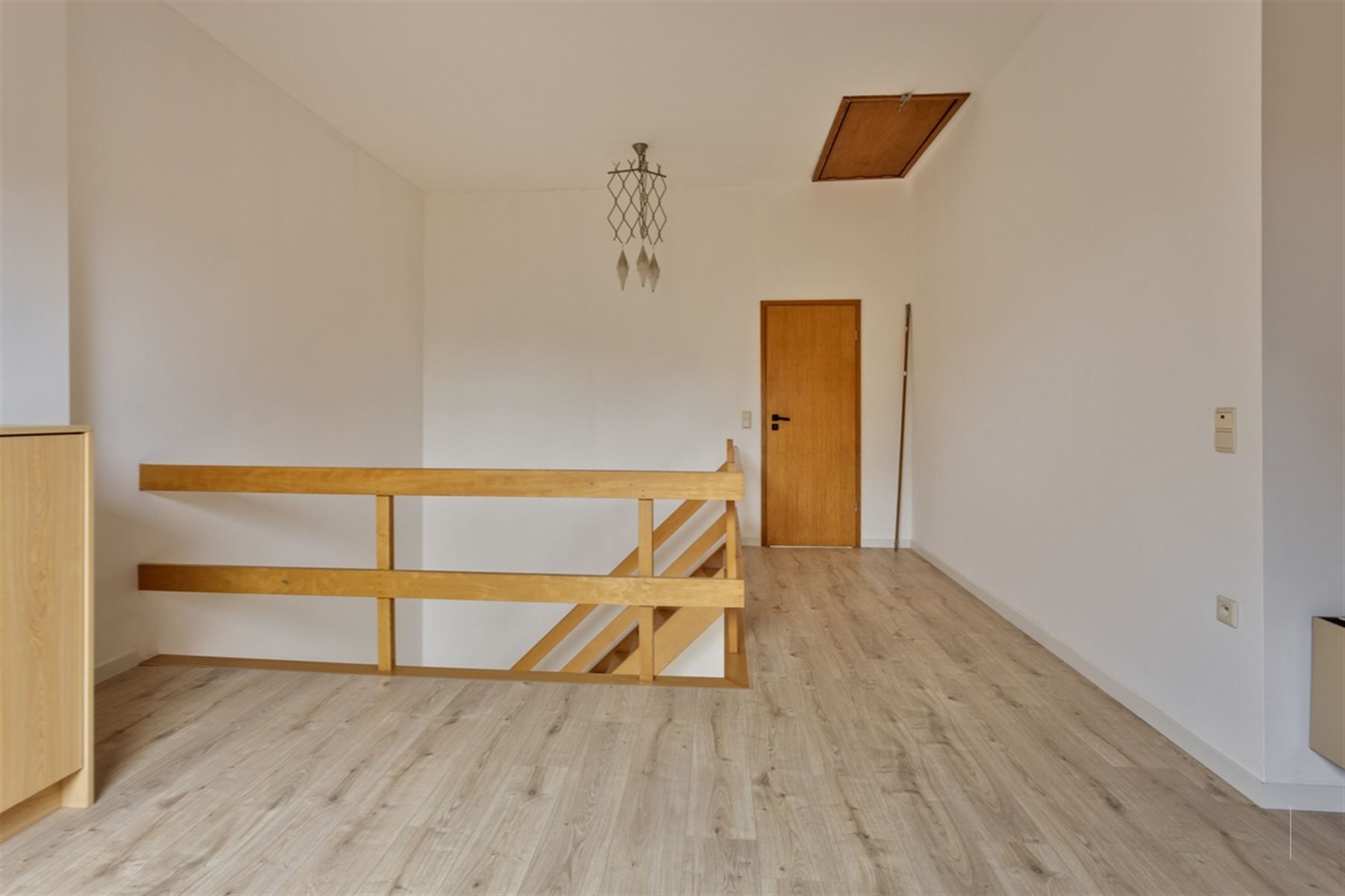 Gerenoveerd duplex appartement met drie slaapkamers foto 11