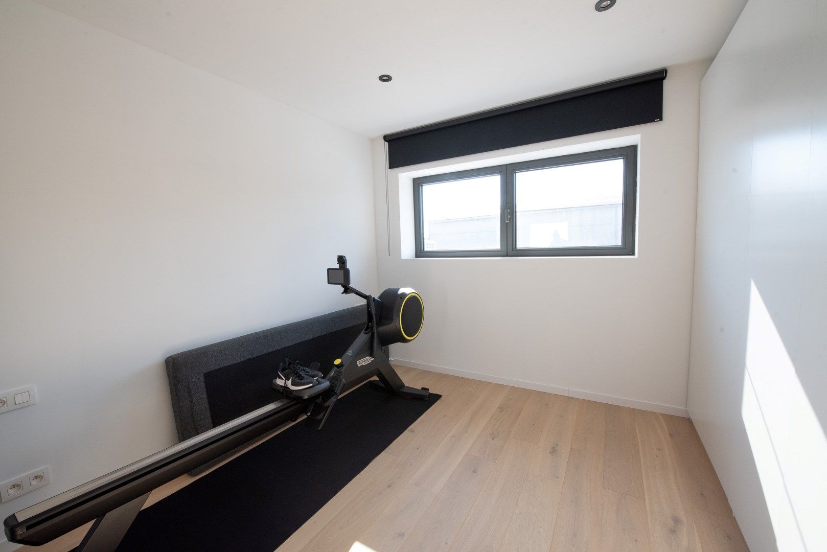 Te Koop in het Saspark te Ooigem: Nieuwbouw KMO-unit (240m²) met prachtige loft (135m²) met zonneterras! foto 14
