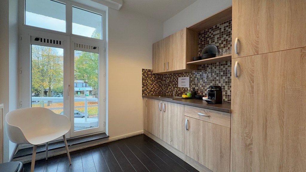 Mooi ingerichte kantoorruimte te huur in Wilrijk foto 6