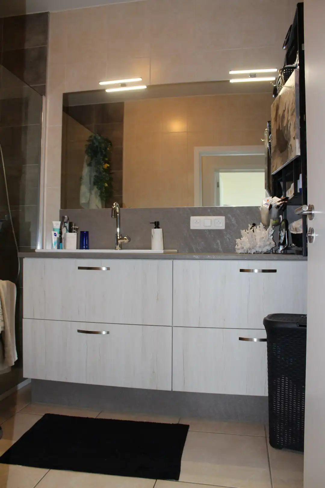 Ruim appartement met terras in het centrum van Lommel. foto 15