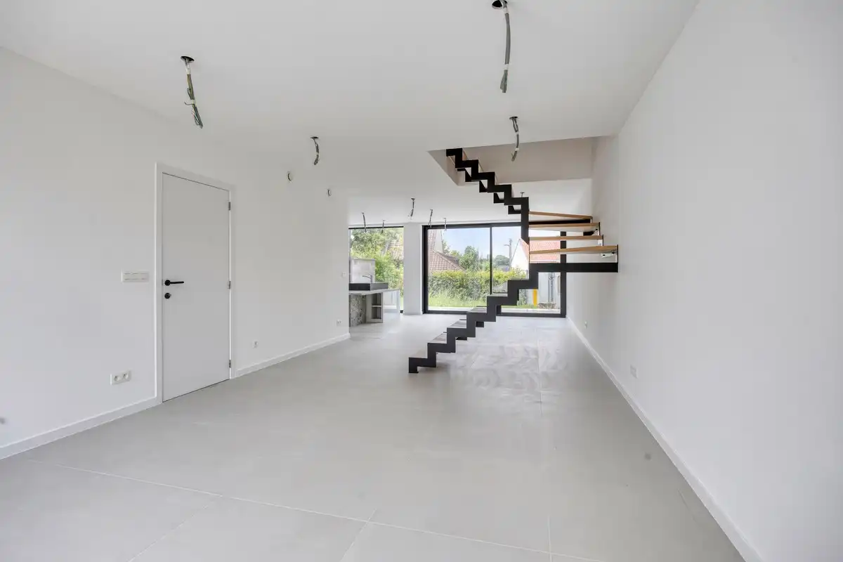 Energiezuinige, afgewerkte nieuwbouwwoning voorzien van alle comfort foto 3