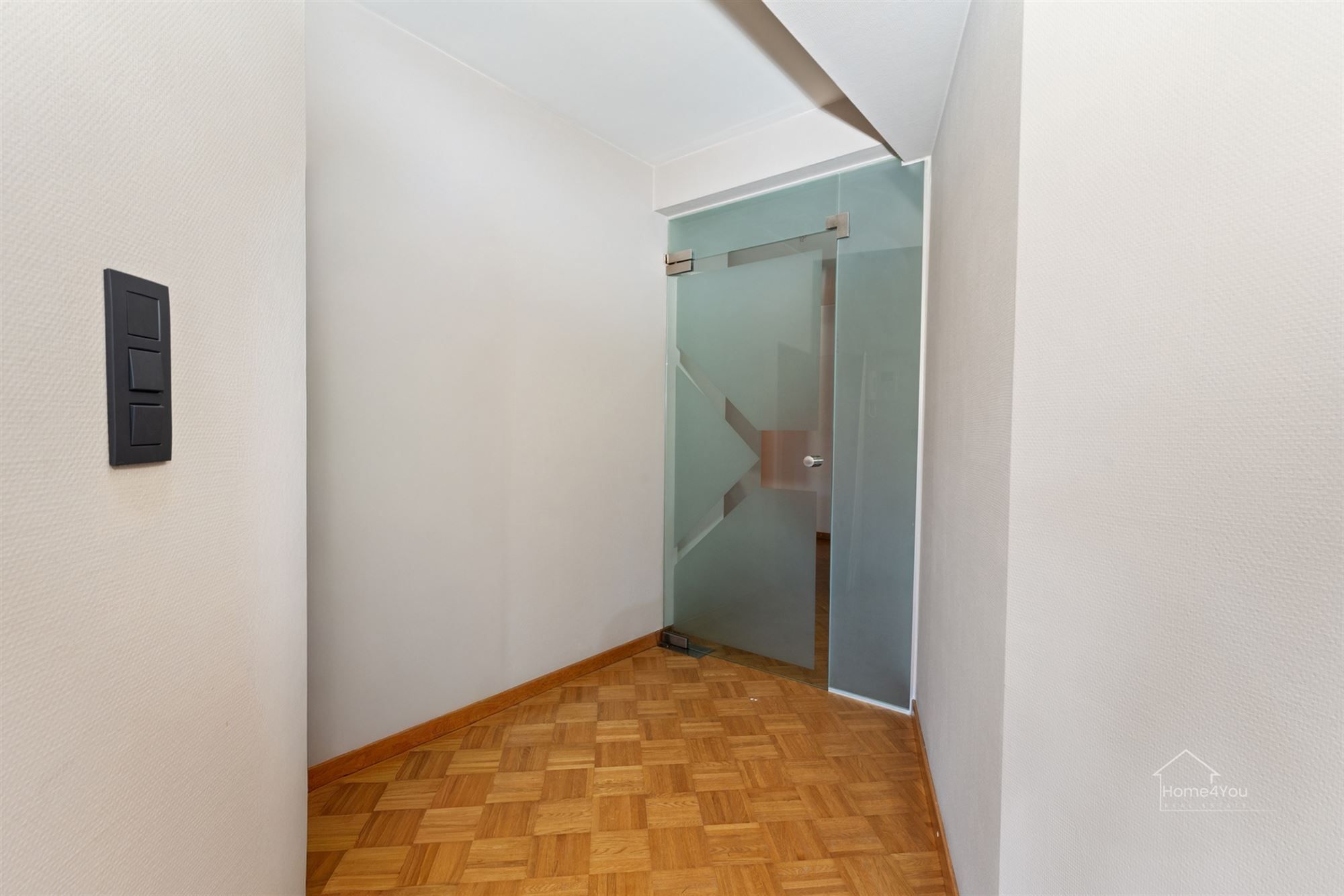 Lichtrijk instapklaar hoekappartement 2 slaapkamers foto 8