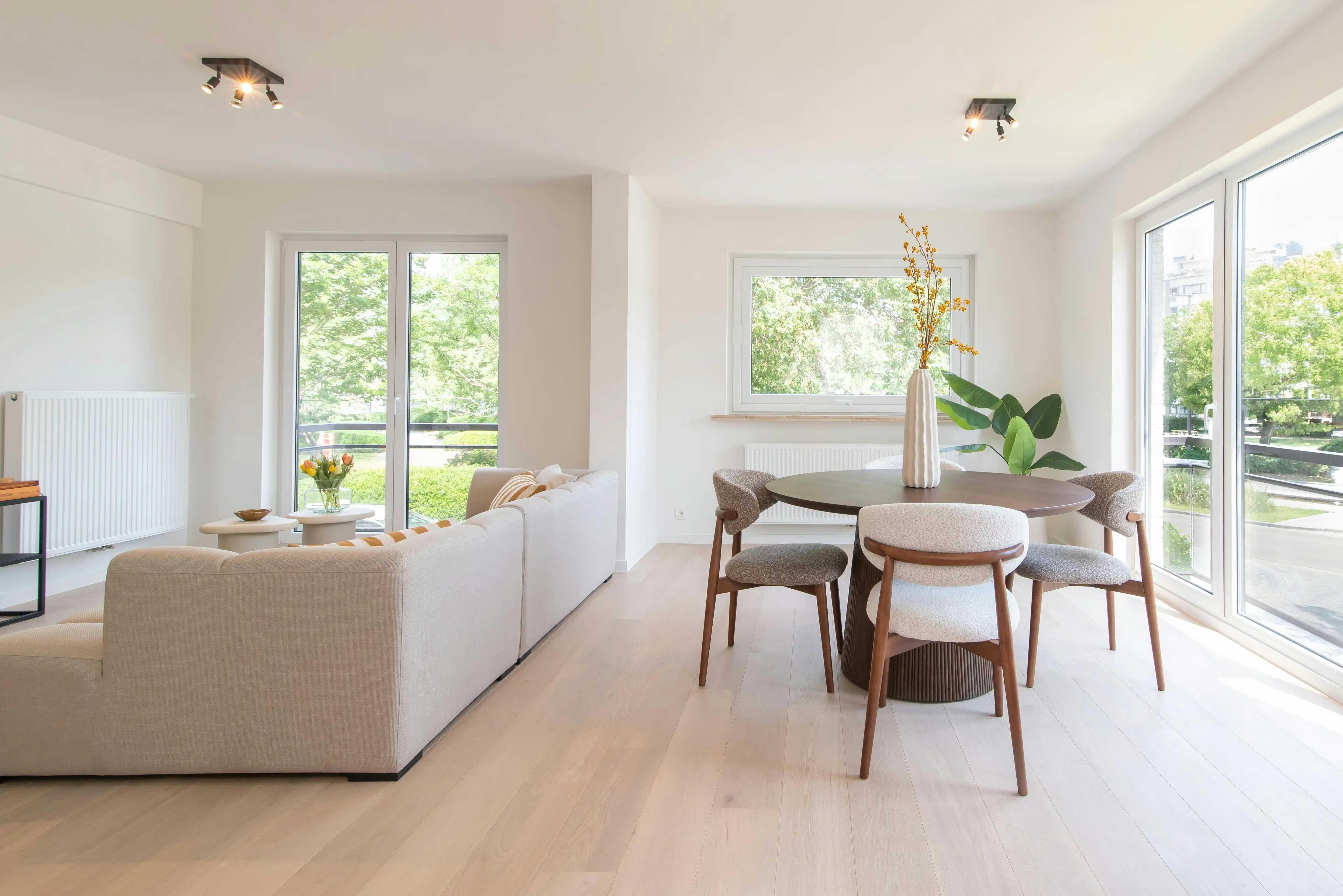 Schitterend gerenoveerd appartement met een prachtig open zicht foto 9