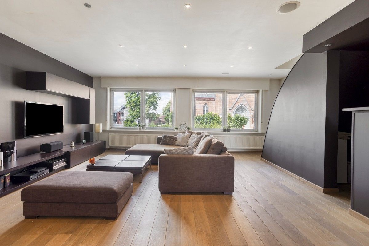 verrassend ruim en veelzijdig pand op toplocatie in Knesselare foto 2