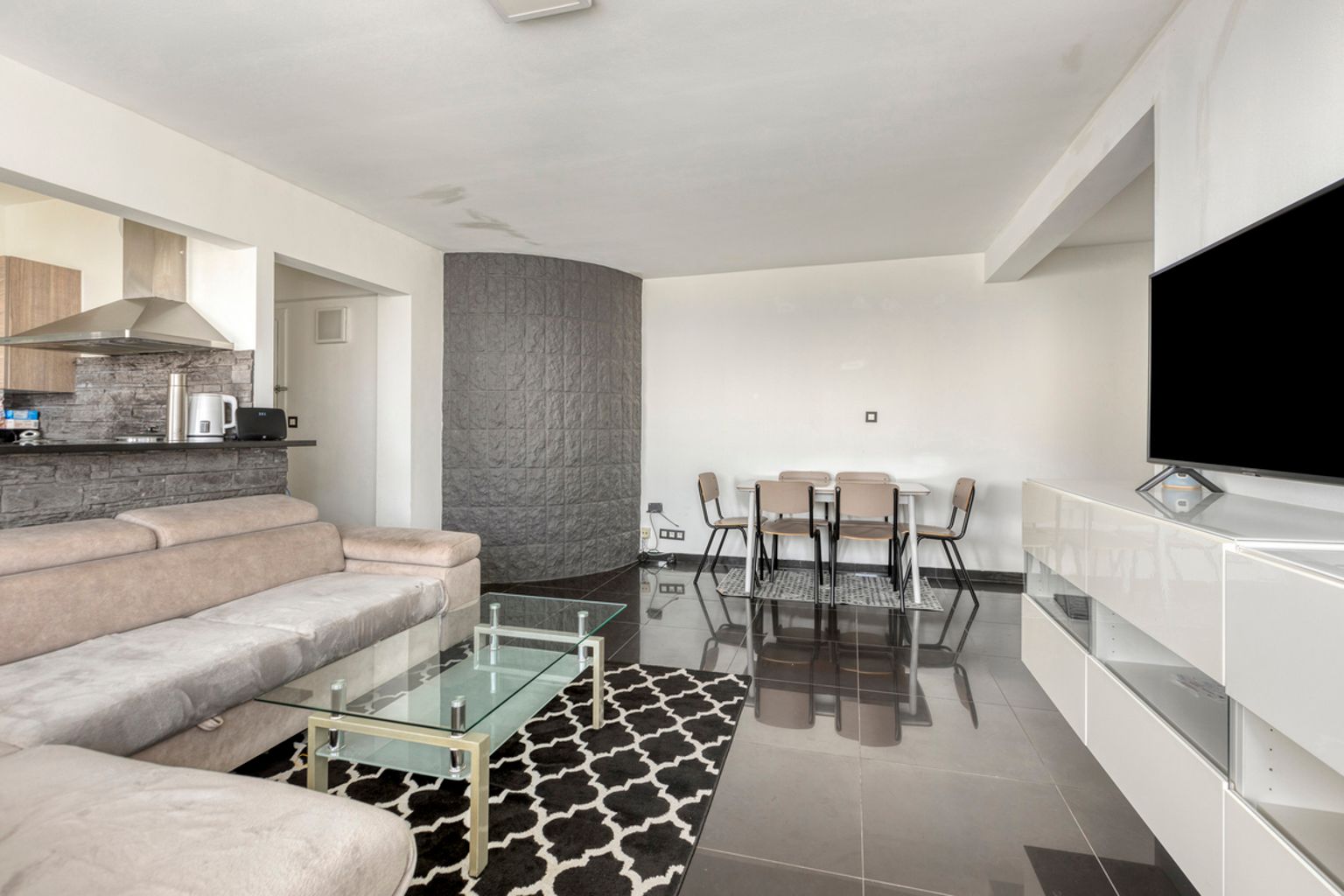 Instapklaar 2-slaapkamerappartement te Brussel foto 3