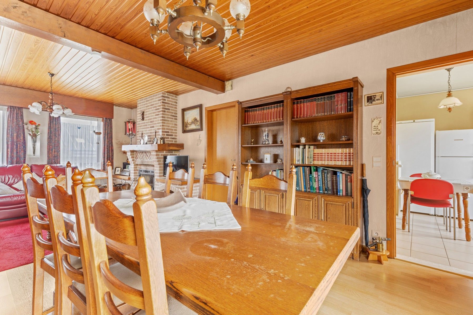 Charmante woning met mogelijkheden op een zeer ruim perceel! foto 2