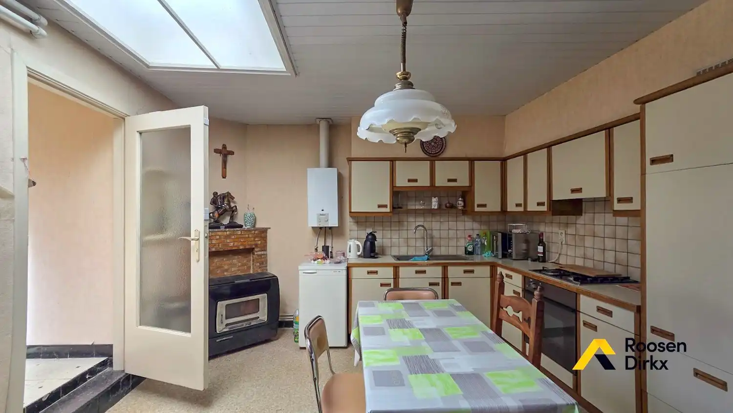 Te renoveren / af te breken woning hartje BREE! foto 11