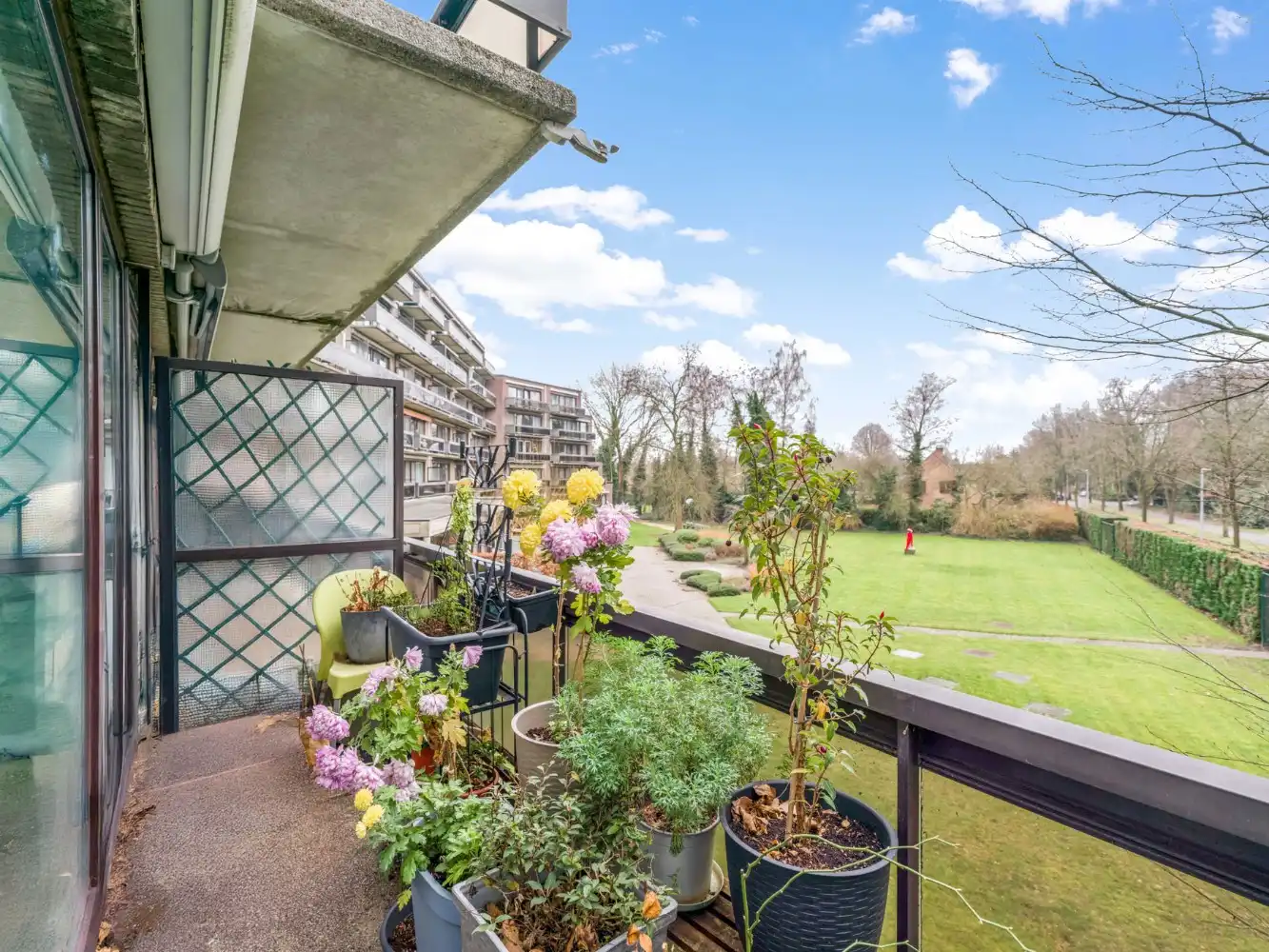 Nette serviceflat op 1e verd. met terras foto 7