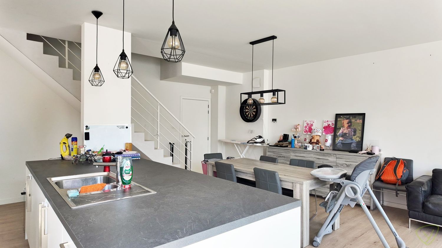 Modern en energiezuinig duplex-appartement met terras en parkeerplaats in het centrum van Zomergem foto 6