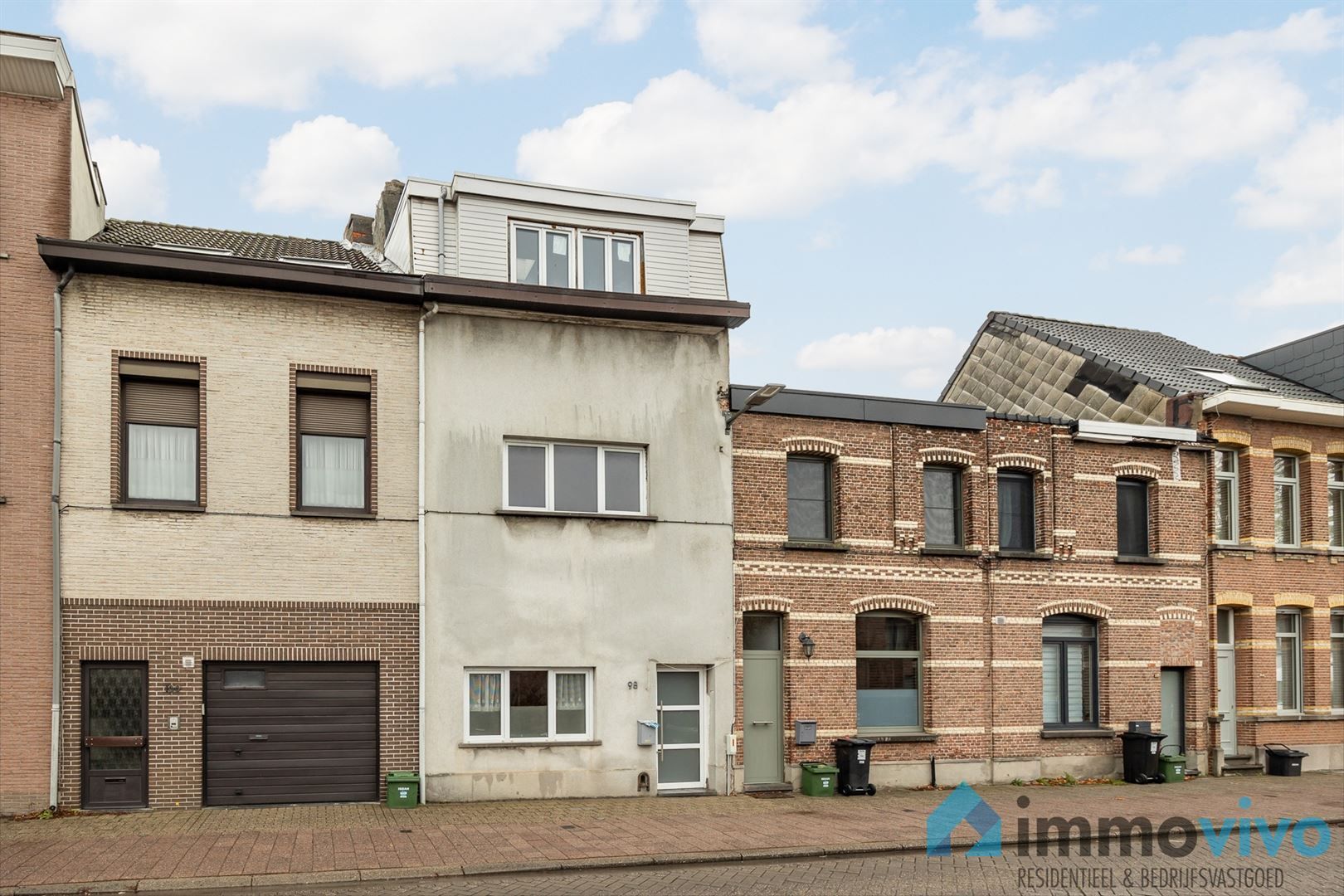 Ruime te renoveren gezinswoning met 4 slpk's en tuin foto 29