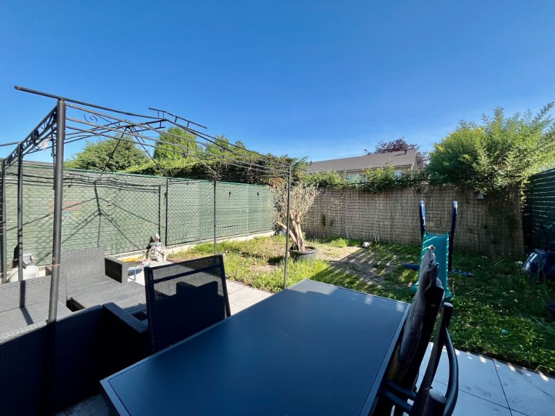 RECENTE WONING MET TUIN EN AUTOSTAANPLAATS foto 13