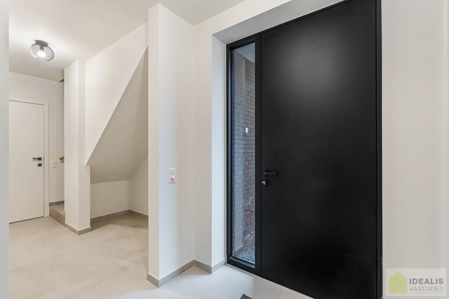 PRACHTIGE NIEUWBOUWWONING (2% REGISTRATIERECHTEN MOGELIJK!) MET EEN HEERLIJK LICHTRIJKE WOONKAMER MET OPEN KEUKEN, RUIME BERGING, BUREEL, 3 SLAAPKAMERS, RUIME DRESSING EN RUIME BADKAMER VOORZIEN VAN ALLE COMFORT! EEN HEERLIJK RUIM HUIS MET EEN NAAR WENS AAN TE LEGGEN TUIN, OP EEN GEGEERDE LOCATIE NABIJ HET CENTRUM VAN PEER! foto 6