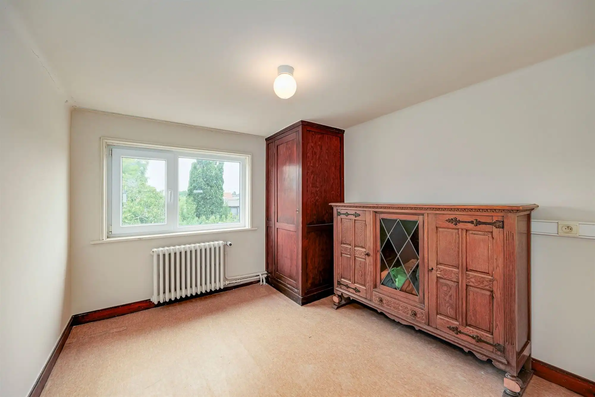 Ruime woning met veelzijdige praktijkruimtes foto 17