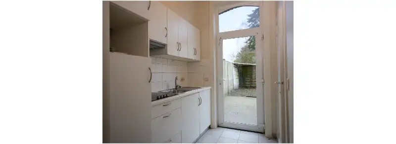 Moorslede-centrum. Rijwoning ideaal als starter of als investering te koop via een biedingssysteem. 4 slaapkamers. Gedeeltelijk te renoveren. Bieden kan toot 10 maart om 15u!! foto 5