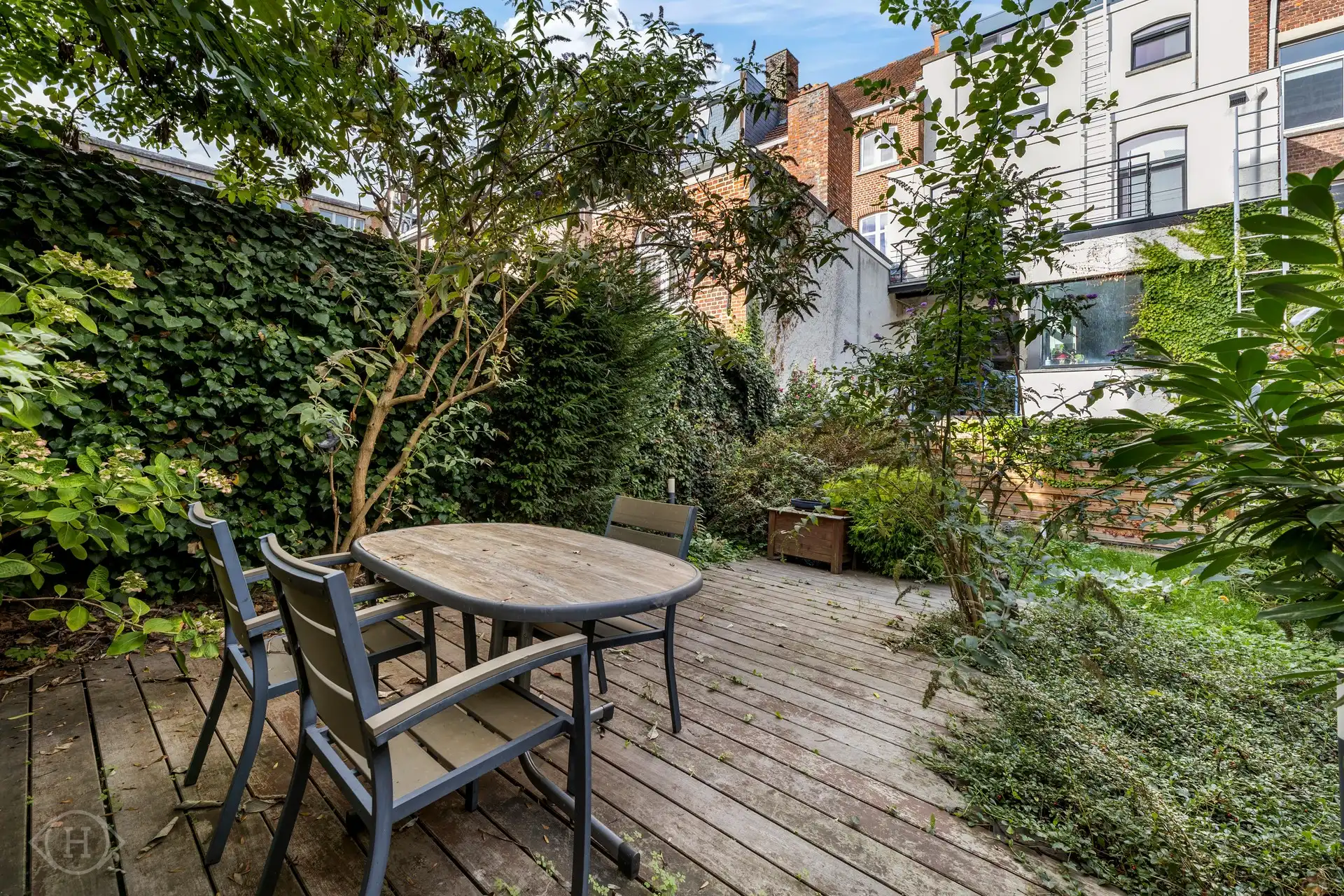 Charmant 1-slaapkamerappartement met tuin aan Ladeuzeplein foto 26