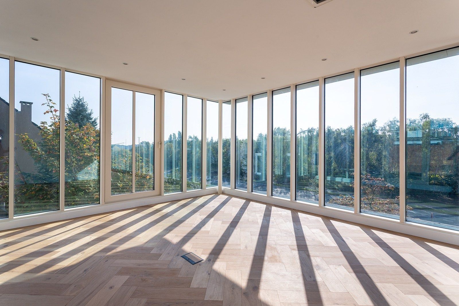 Architecturaal kantoorgebouw op absolute zicht locatie!  foto 18