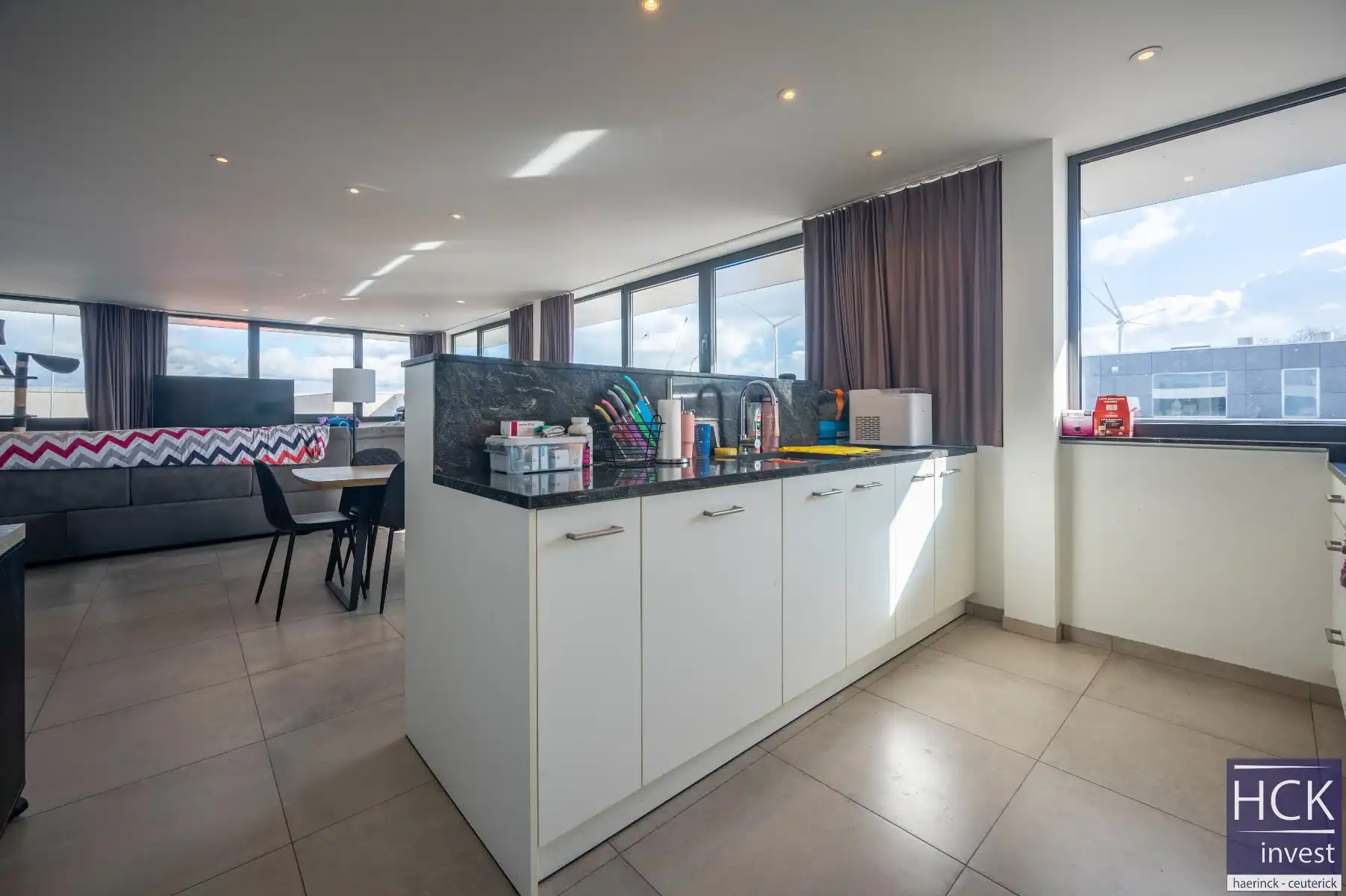 ZULTE - Zéér ruim appartement met 3 slaapkamers, terras en parkeermogelijkheid foto 6