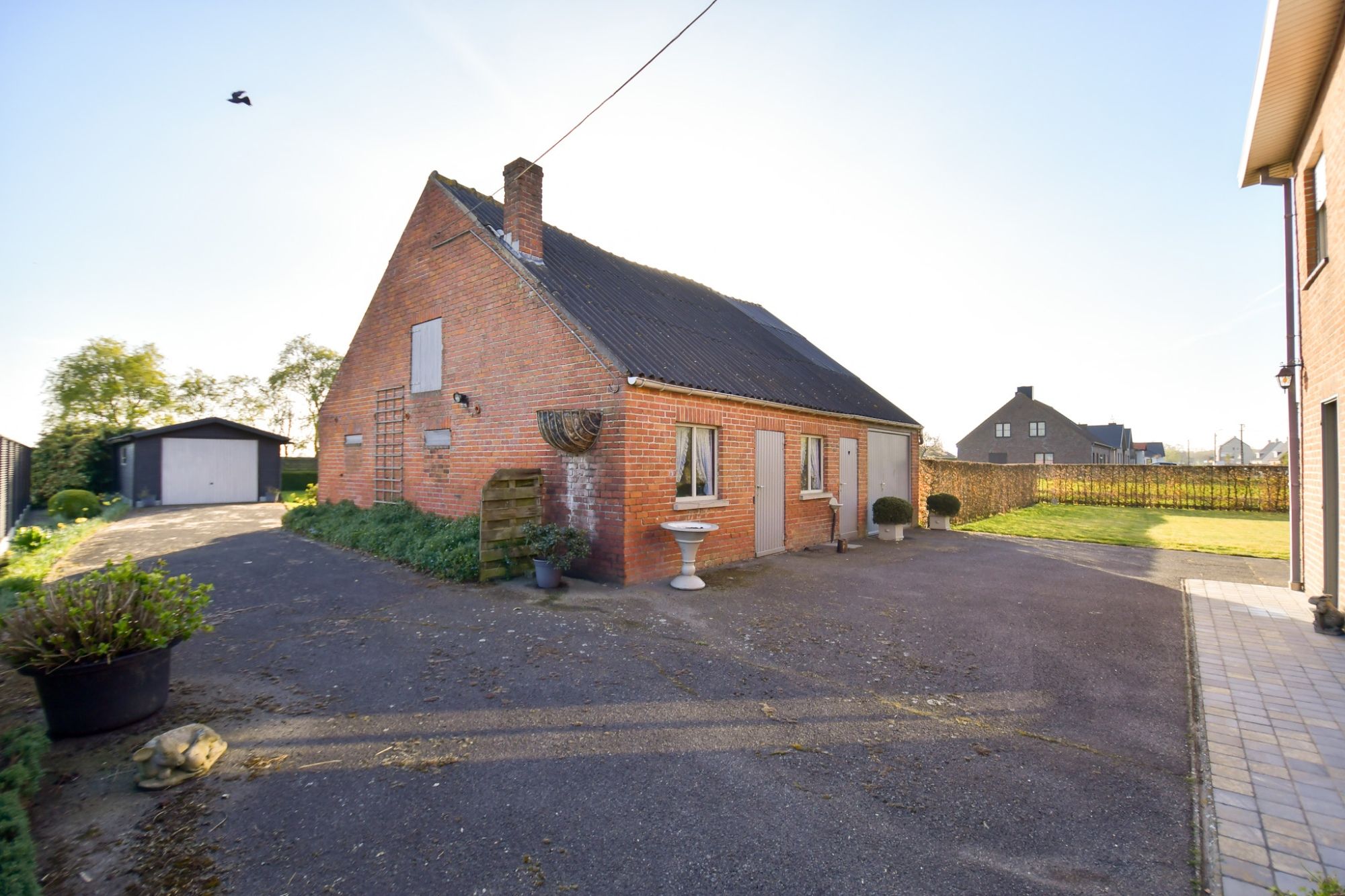 LANDELIJK GELEGEN WONING met LOODS & WEILAND op  3173 m² foto 17